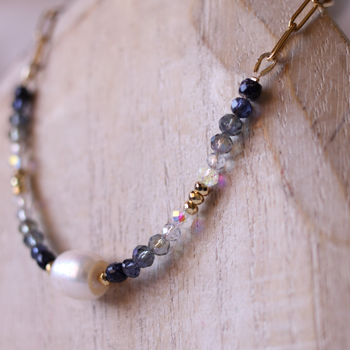Collana Armonia Pietra Sole, Cristalli e Madreperla