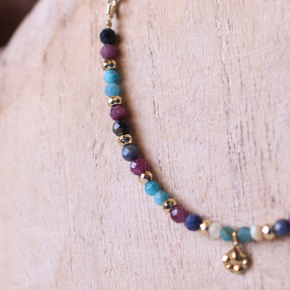 Collana Armonia Zaffiro, Apatite, Rubino ed Ematite