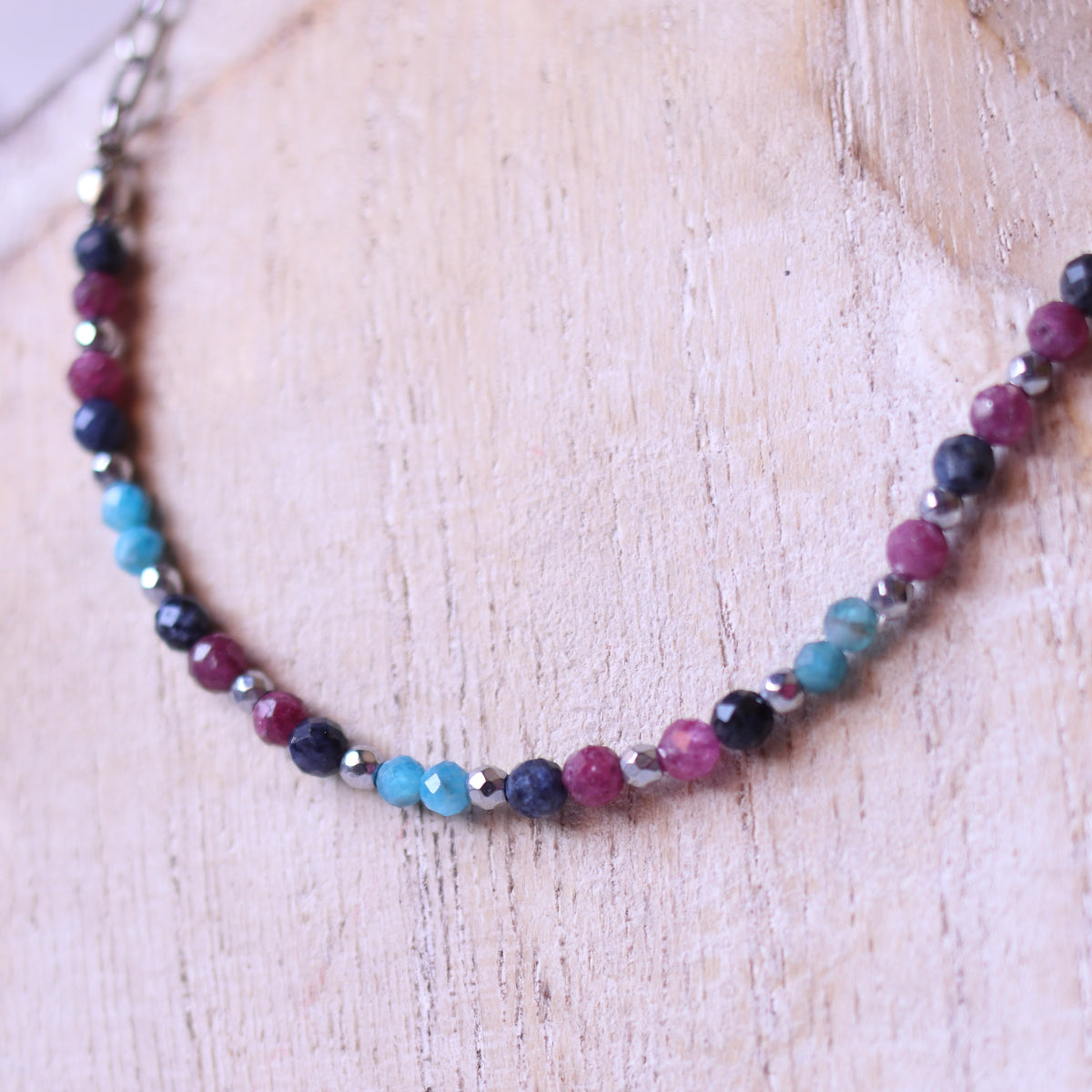 Collana Armonia Zaffiro, Apatite, Rubino ed Ematite Argento