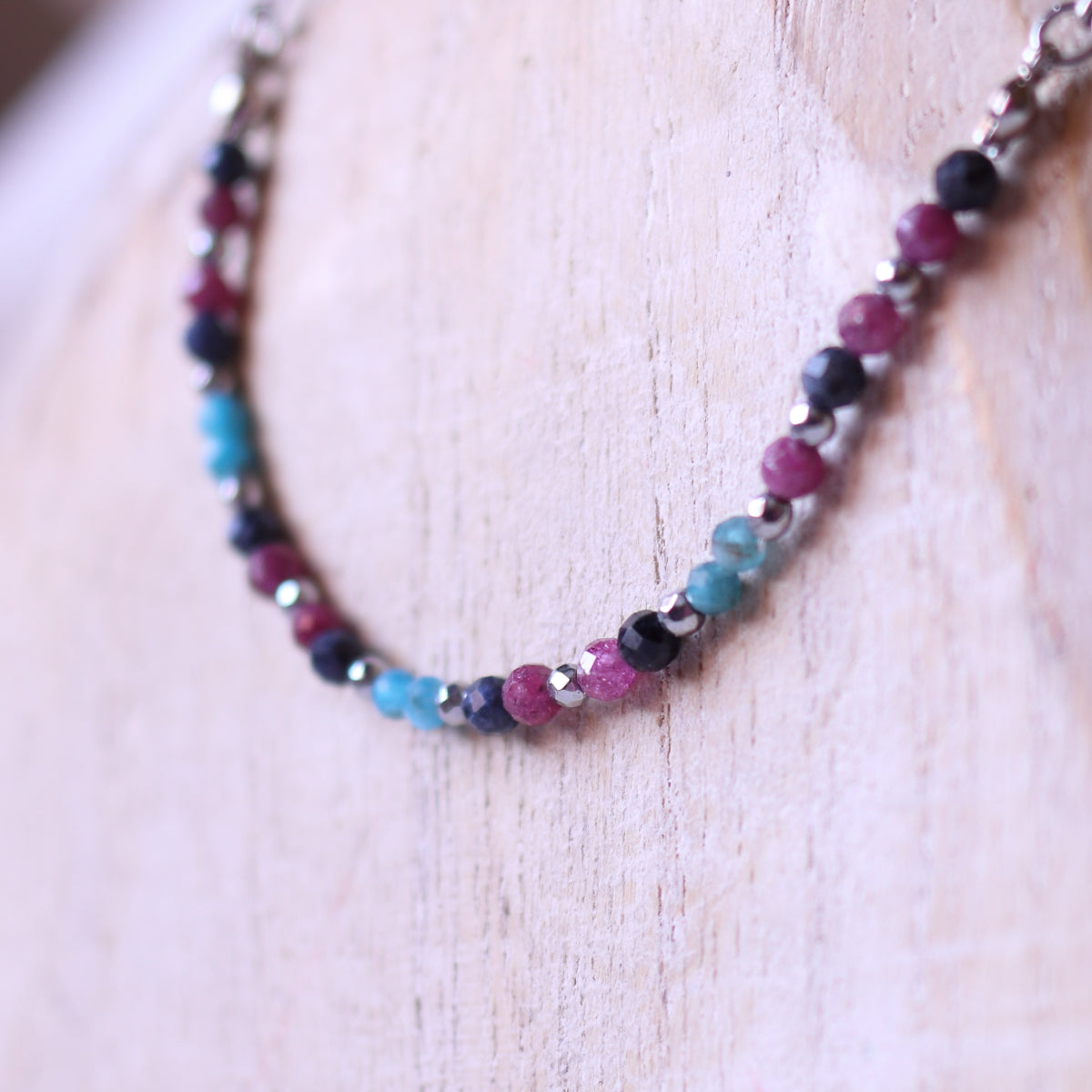 Collana Armonia Zaffiro, Apatite, Rubino ed Ematite Argento