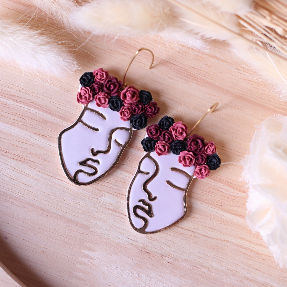 Orecchini Frida Bianco Rose Rosse-Nere