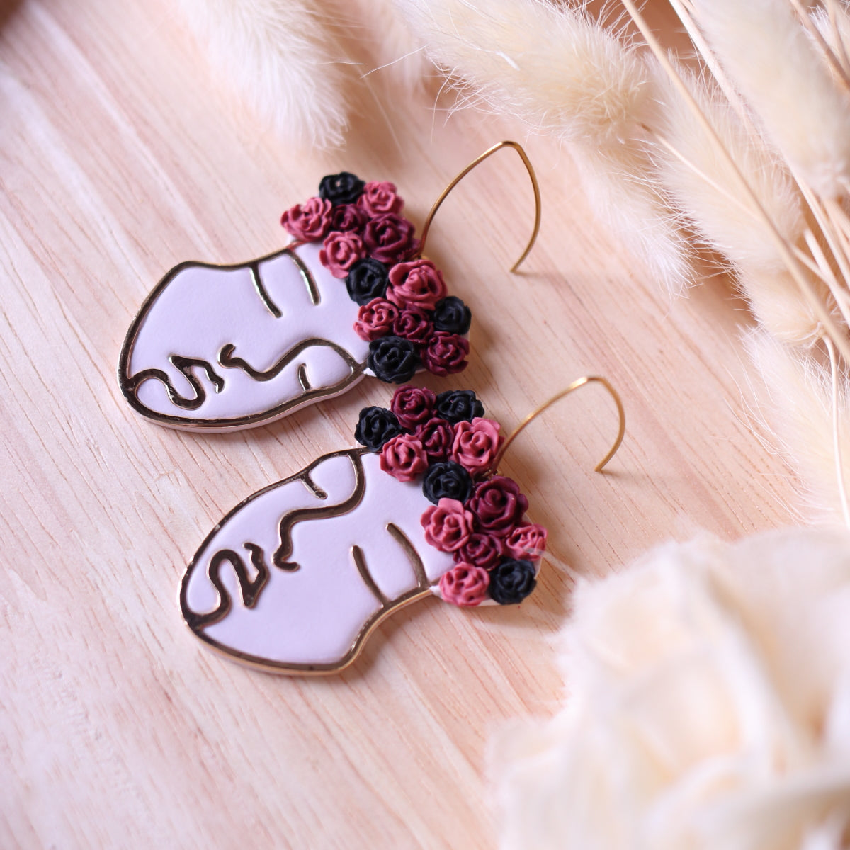 Orecchini Frida Bianco Rose Rosse-Nere