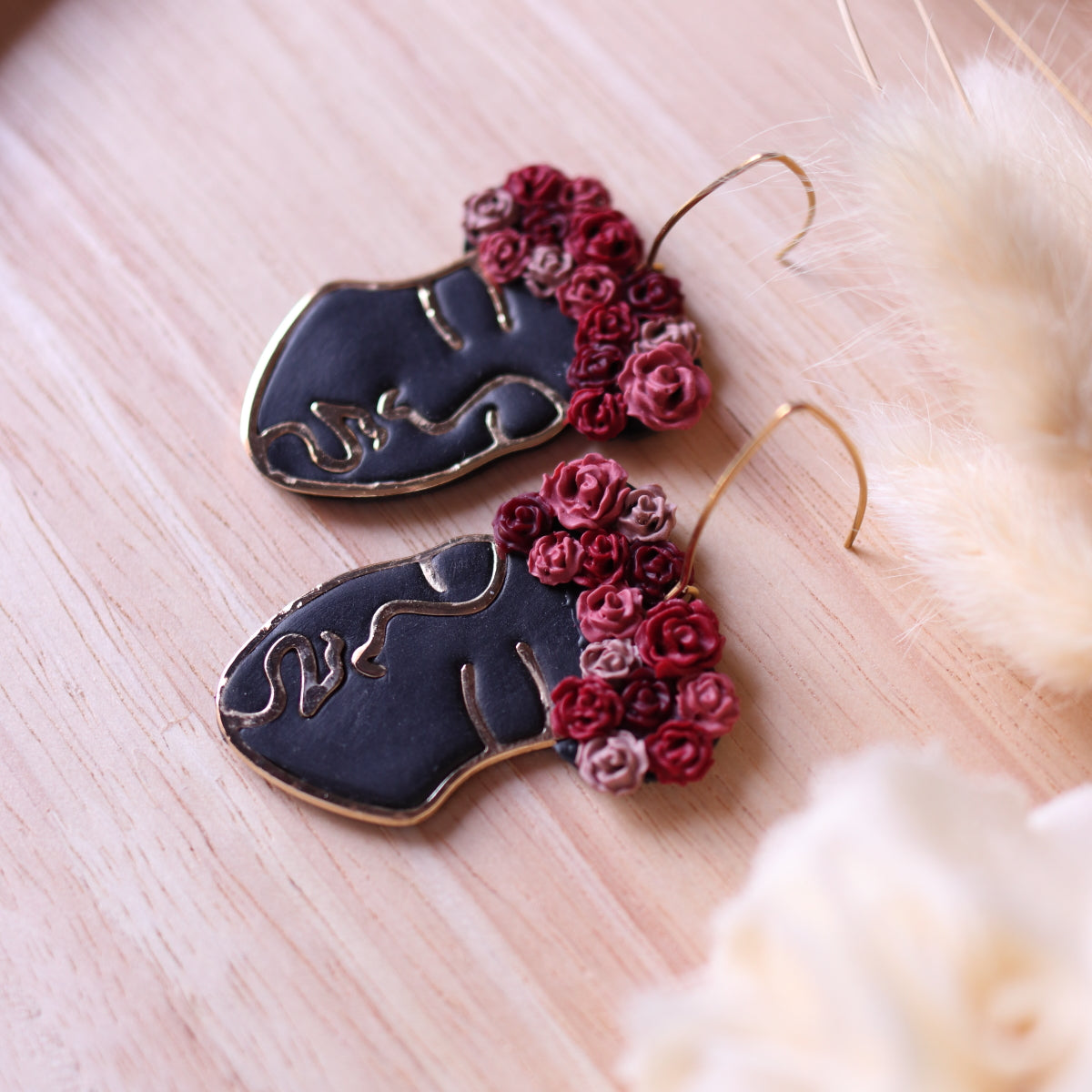 Orecchini Frida Nero Rose Rosse