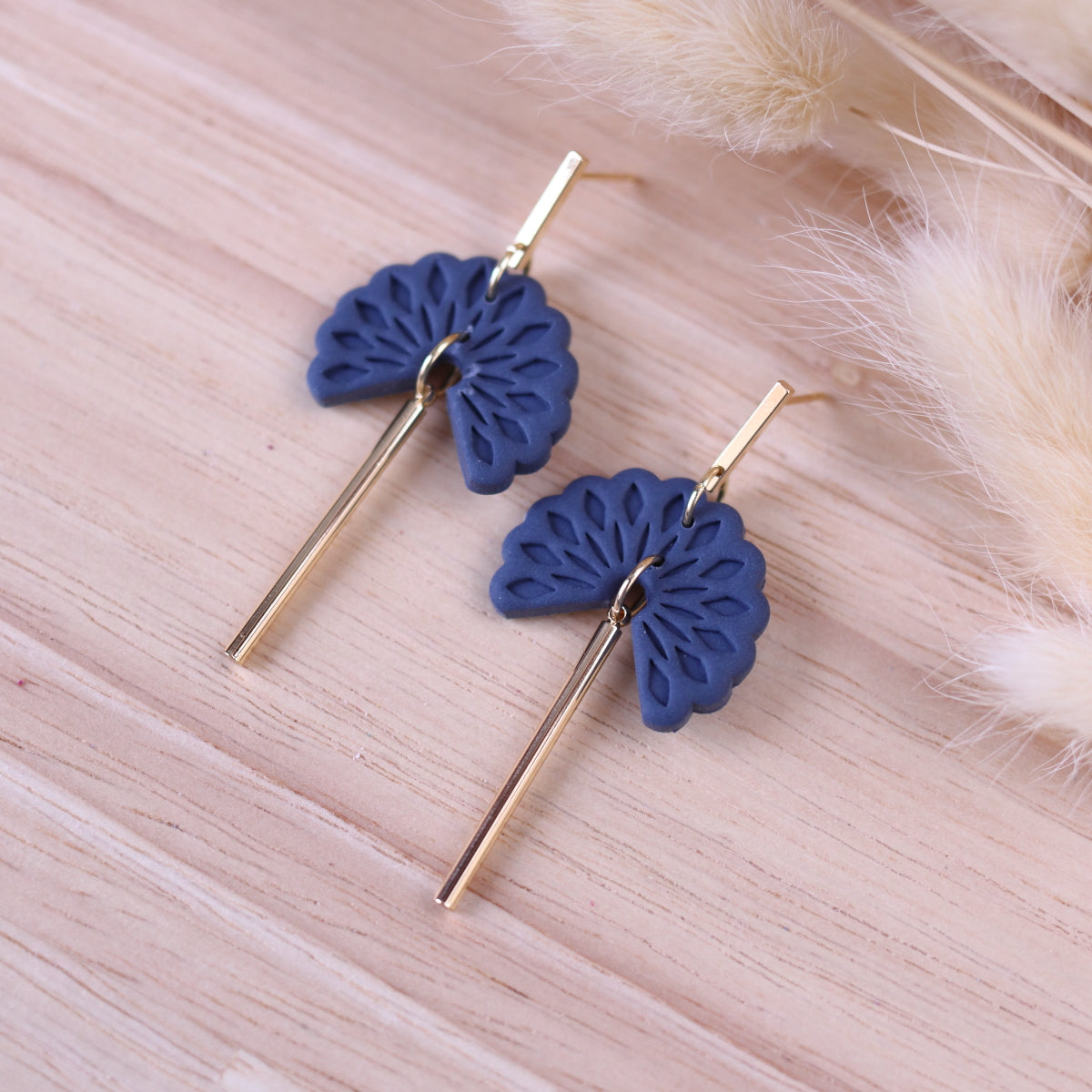 Orecchini Hanami Blu Mirtillo