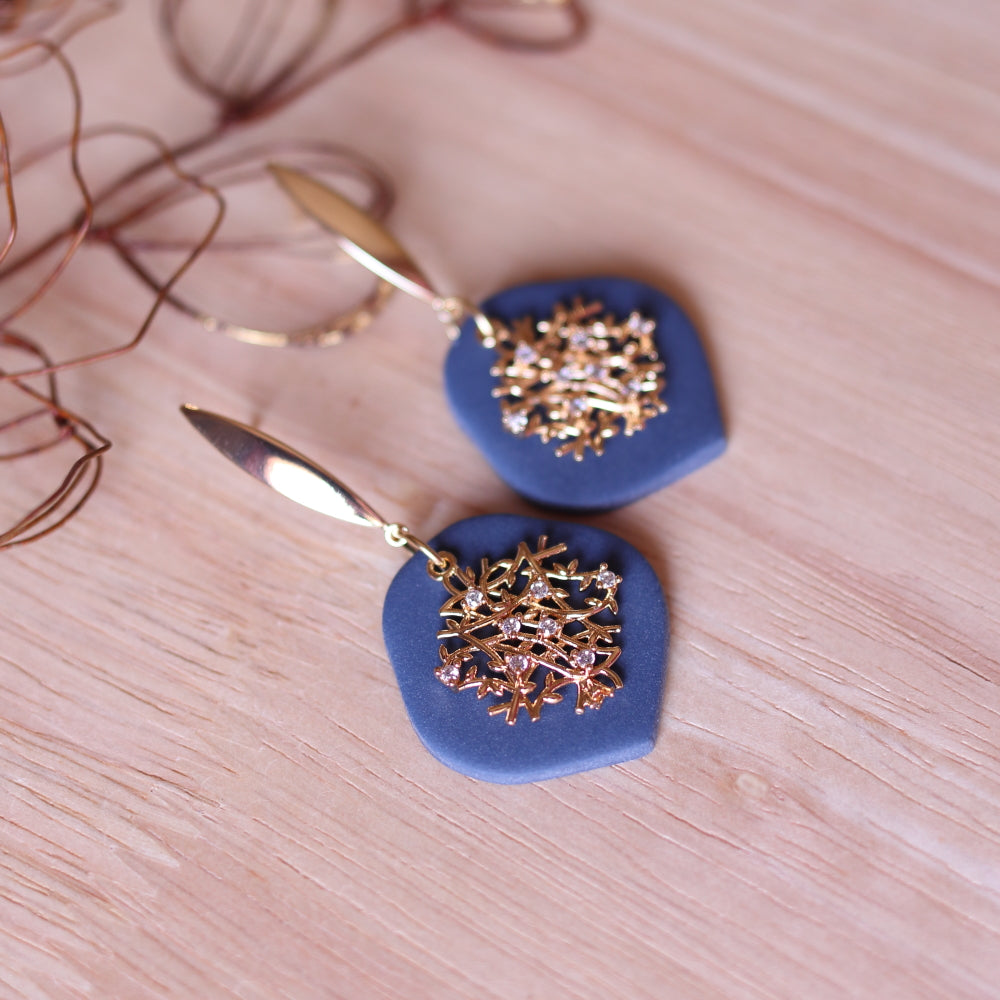 Orecchini Intreccio Blu Mirtillo