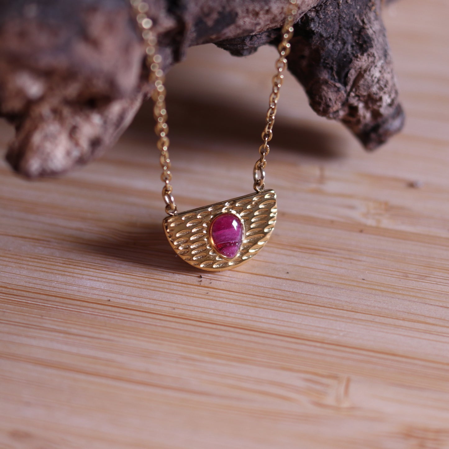 Collana Pietra Rossa Mezzaluna